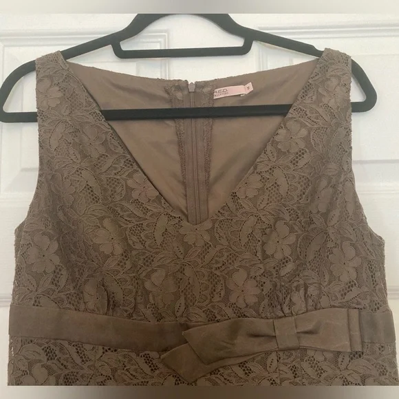 Red Valentino Mocha Silk Lace Dress w/Bow, Size 48 Euro - Picture 3 of 10